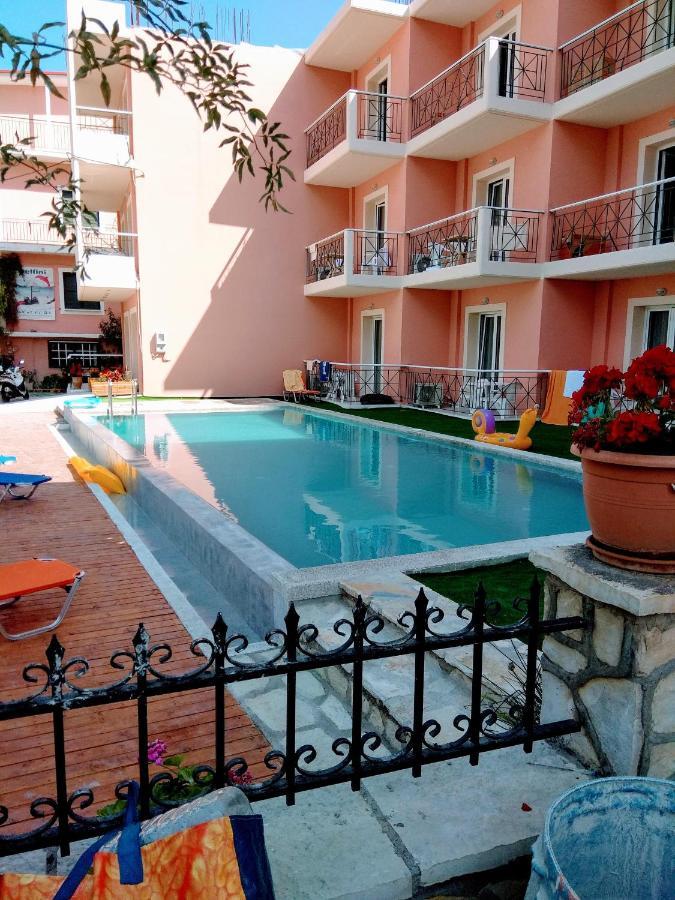 Hotel Delfini à Nydri  Extérieur photo