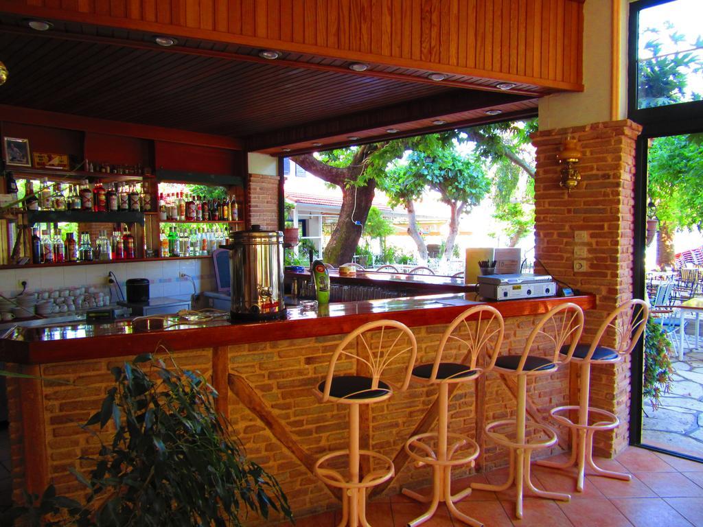 Hotel Delfini à Nydri  Extérieur photo