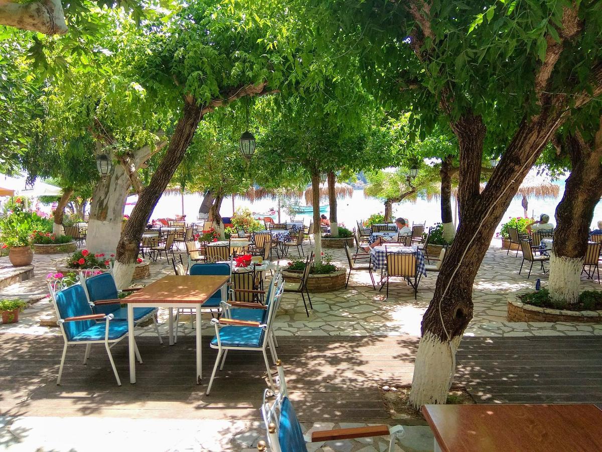 Hotel Delfini à Nydri  Extérieur photo
